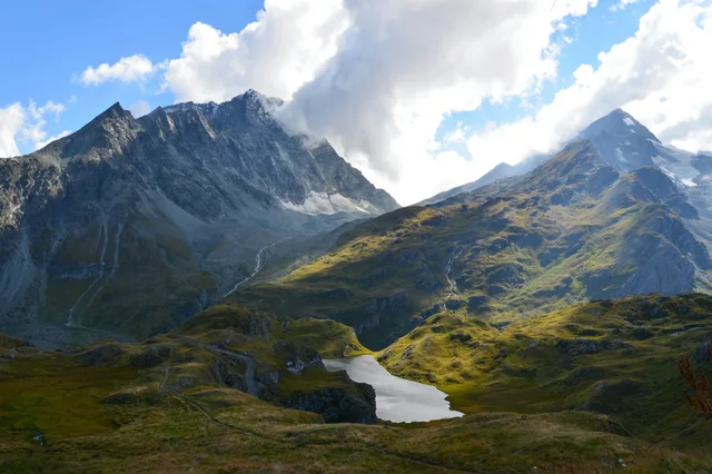 Lac et alpages dans le secteur de Chanrion, dans le haut Val de Bagnes
